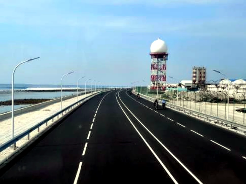 Air traffic control radome